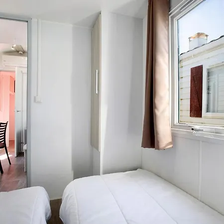 シャレー T2 I V- 15 Min From Nazare パタイアス